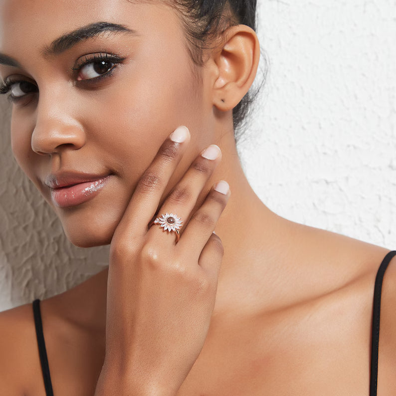 Daisy Flower Photo Projection Ring • Personalized Picture Inside Ring • Sterling Silver Keepsake Jewelry • Trendy Best Friend Gift