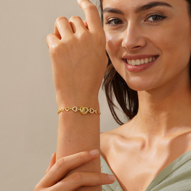 Custom Heart Projection Bracelet with Family Photo–Personalized Gift for Wife–Meaningful Jewellery with Hidden Picture–Anniversary Gift