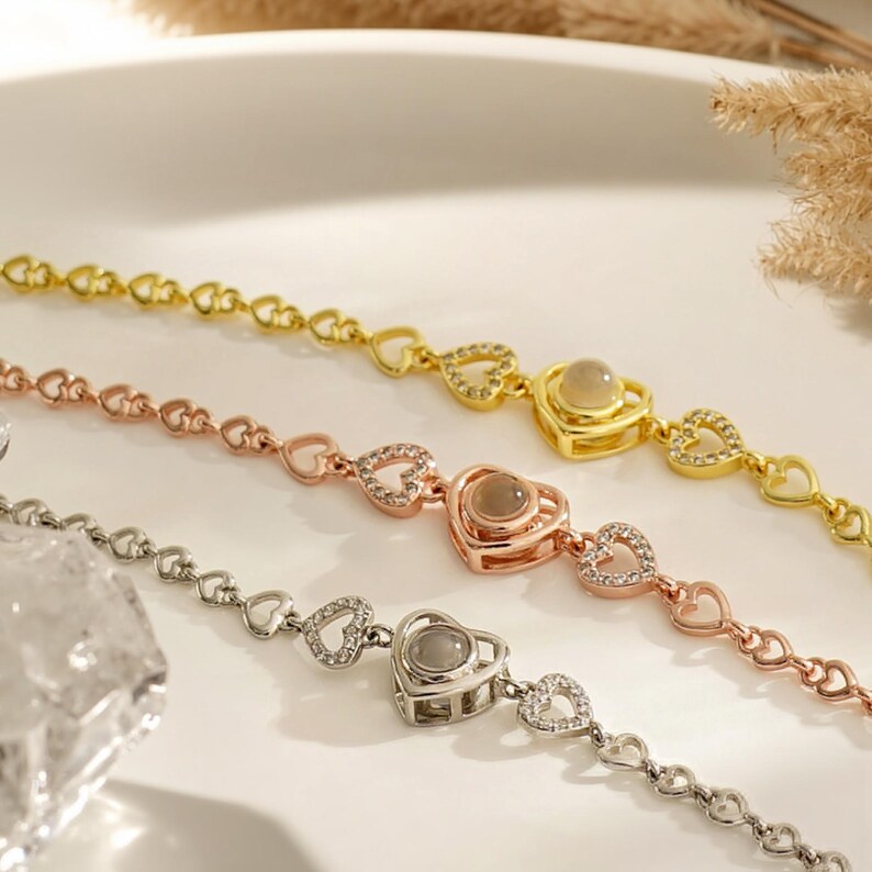 Custom Heart Projection Bracelet with Family Photo–Personalized Gift for Wife–Meaningful Jewellery with Hidden Picture–Anniversary Gift